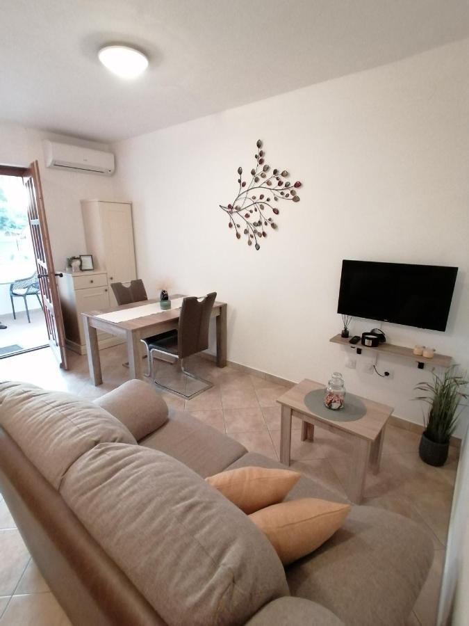 Apartment Mari Funtana Ngoại thất bức ảnh